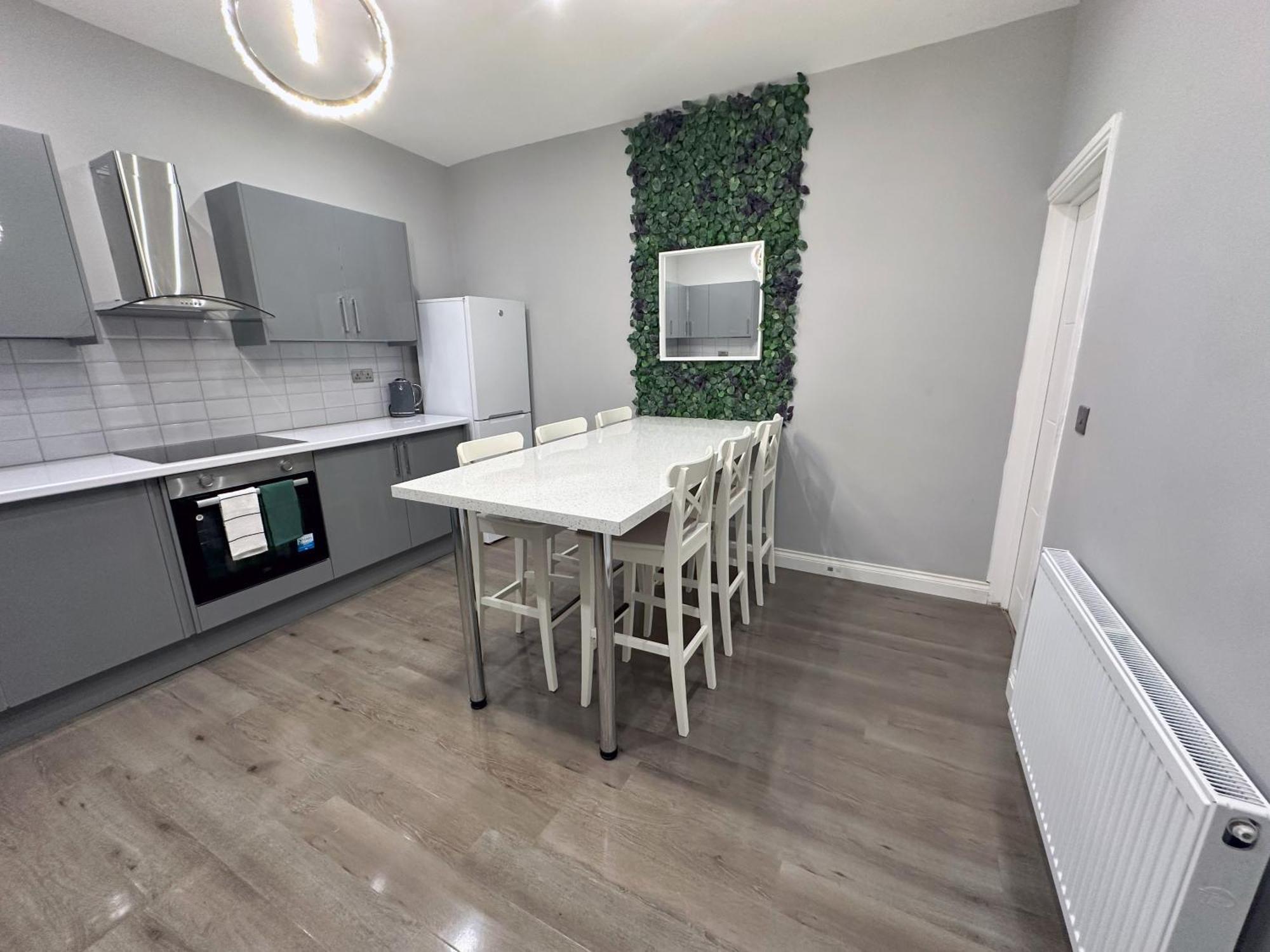 Modernised 4 Bedroom House Close To City Centre, Kep Stays Leeds  Exterior photo